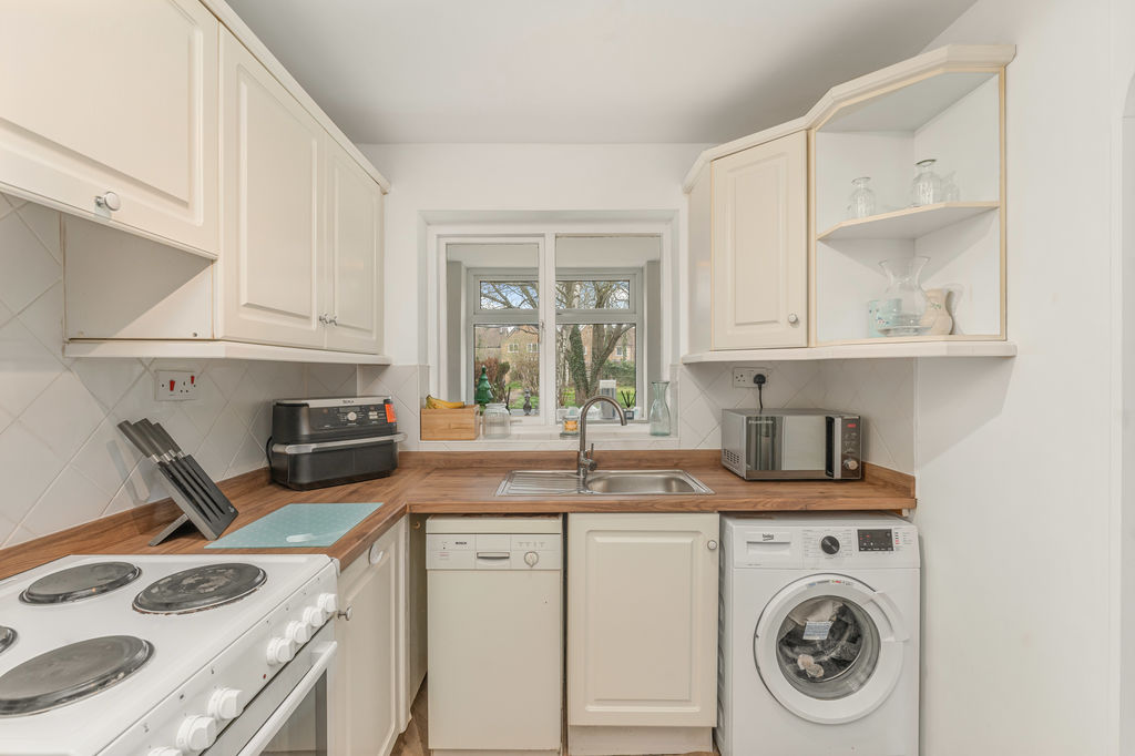 Peacocks Close Middleton Cheney